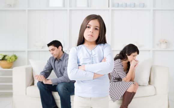 Ngoại tình có bị tước quyền nuôi con không?