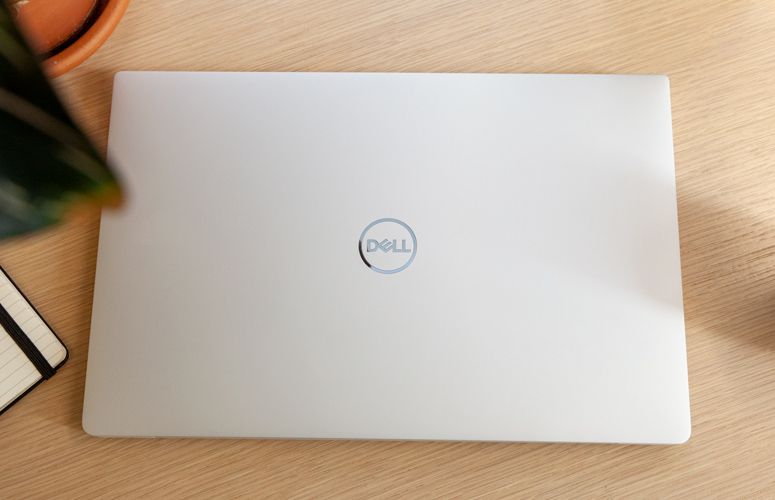 Laptop Dell XPS 17: Đối thủ đáng gờm của MacBook Pro 15